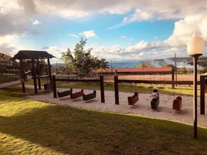 Gravata Flat No Condominio Monte Castelo Melhor Localizacao , Wi-Fi, Sky E Ar Luaran gambar